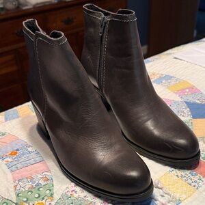 Eric Michael Grey heeled boots